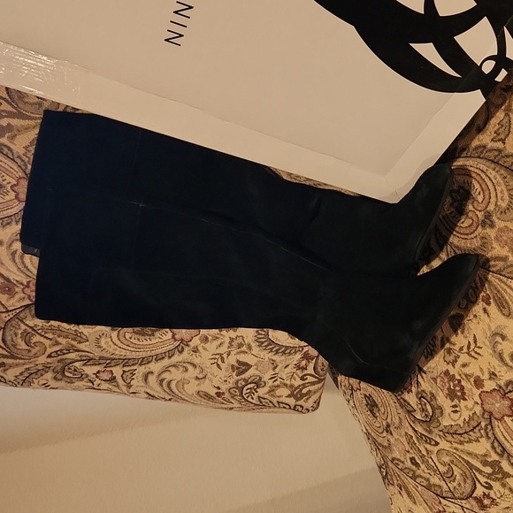 Nine West Suede boot.(10) - Picture 2 of 6